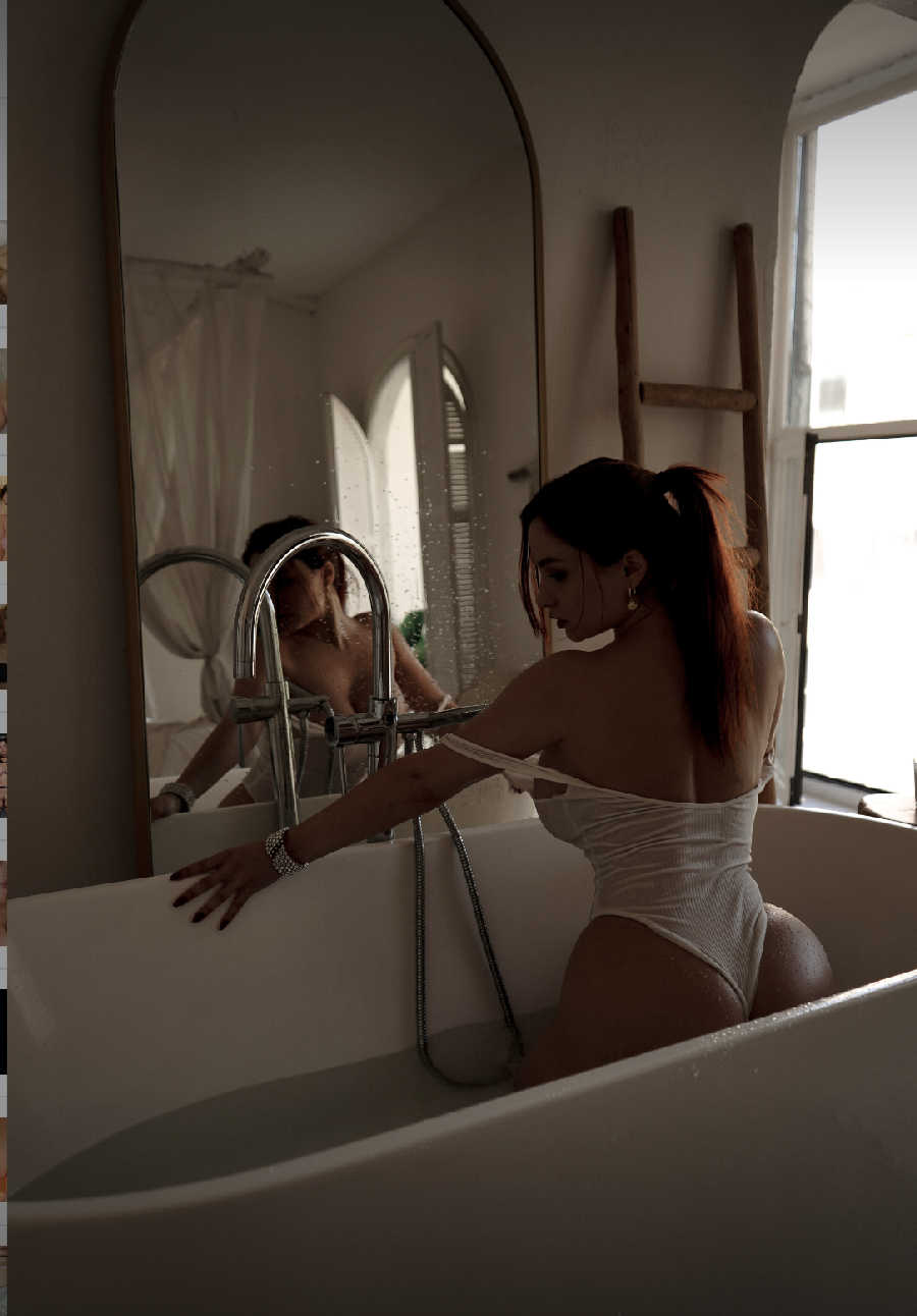 A playful frame from Miranda Faith nude — online in Podgorica