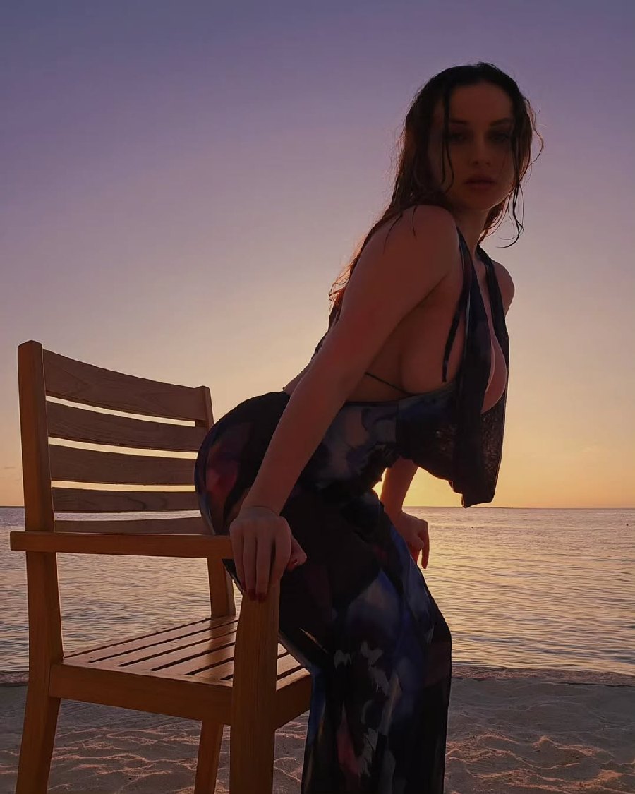 Sexy girl Miranda Faith nude in Podgorica