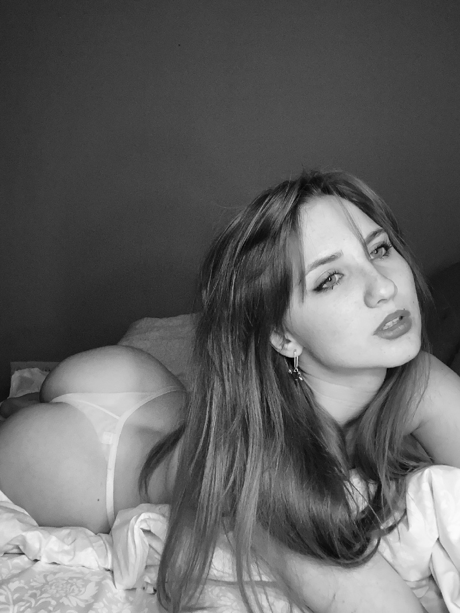 Take a pause and enjoy Nata nude — streaming from Podgorica