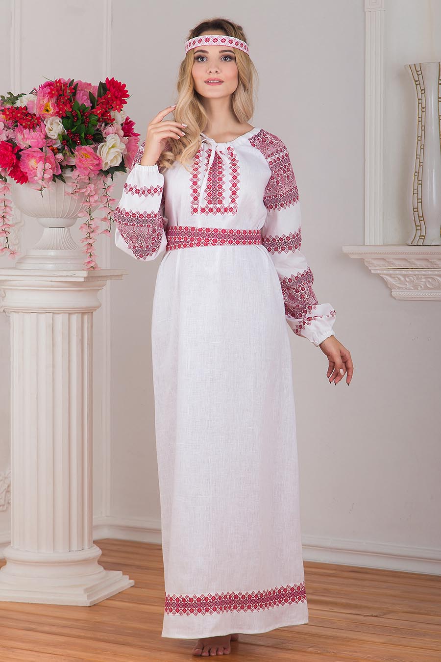 Women in Slavic costumes in Podgorica